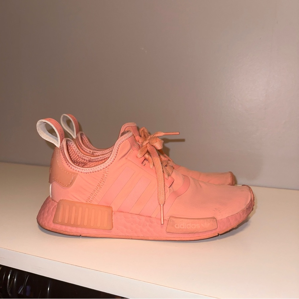 NMD_R 1 Pink
